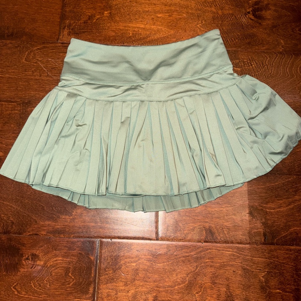 Gold Hinge Women's Pleated Tennis Mini Skirt